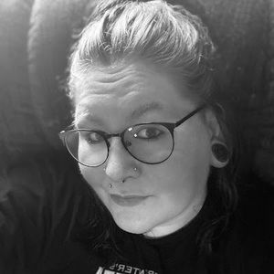 Meet your Posher, Naomi